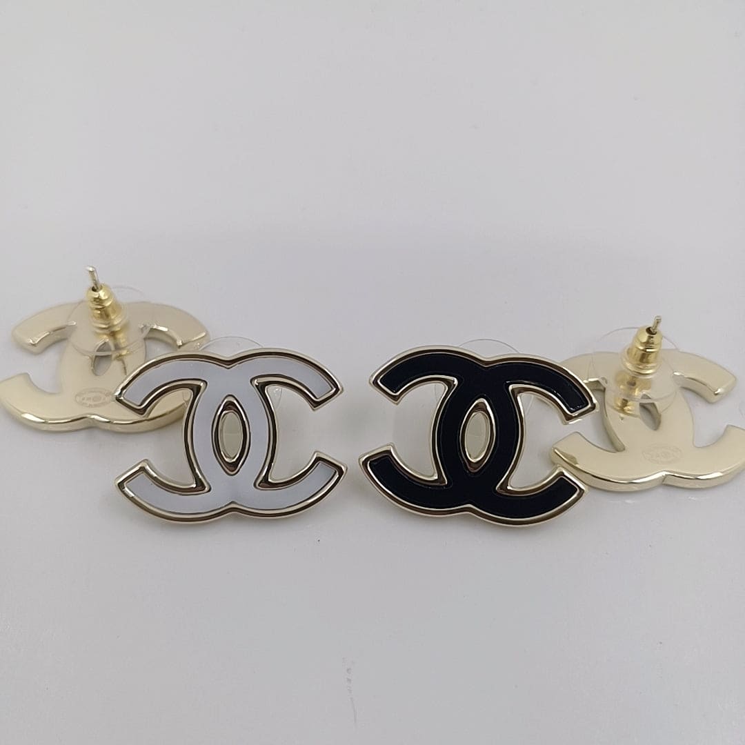 18K Chanel Black Earrings