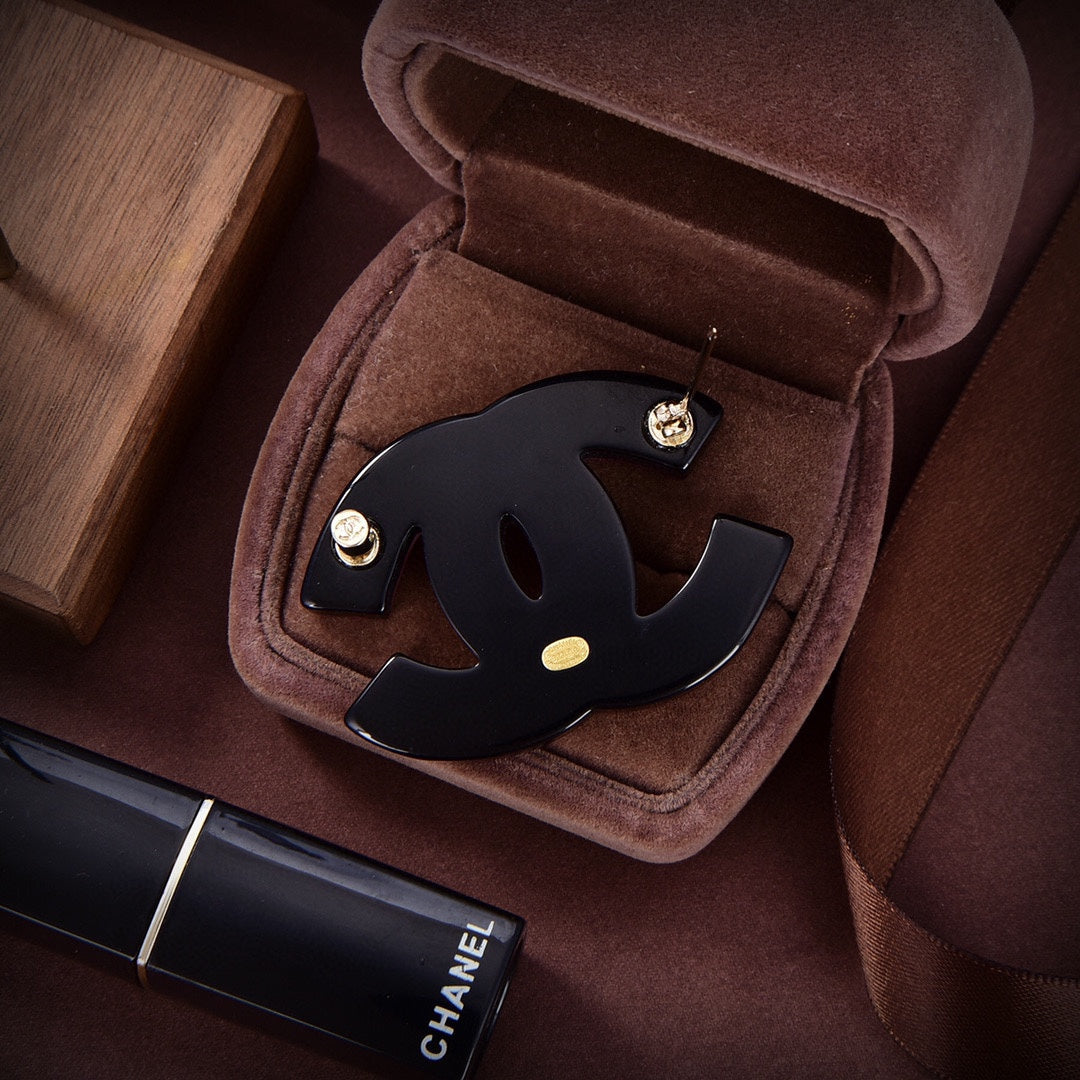 18K Chanel Yellow Brooch