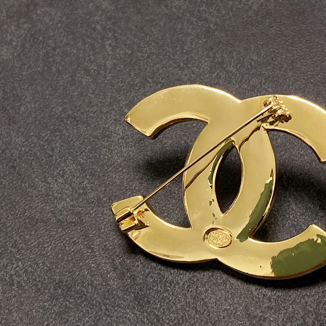 18K Chanel Script Brooch