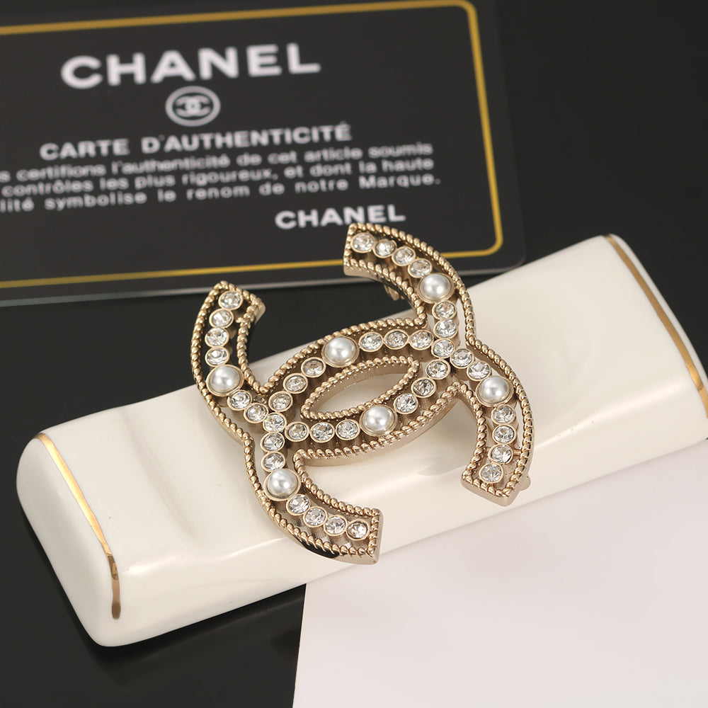 18K Chanel Pearls Brooch