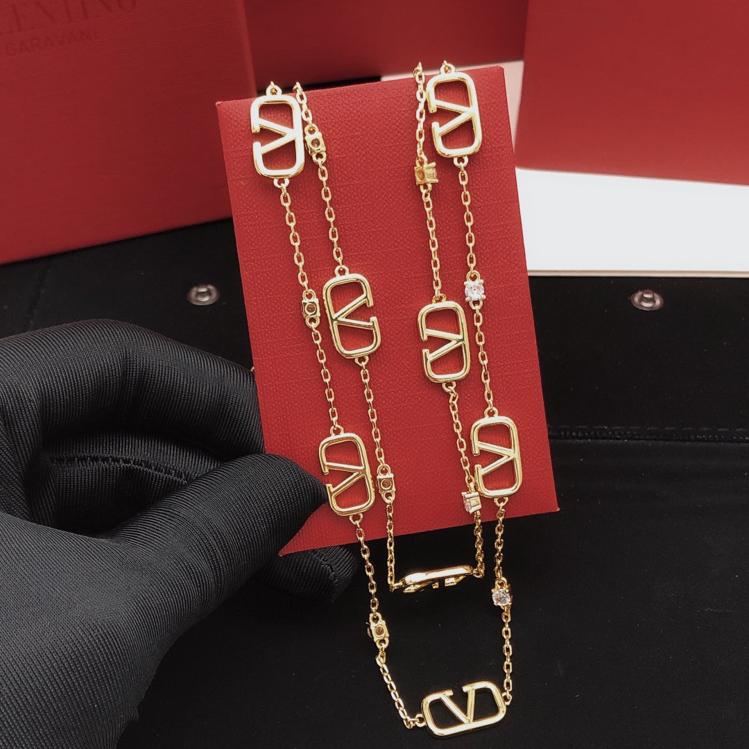 18K Valentino Long Diamonds Necklace
