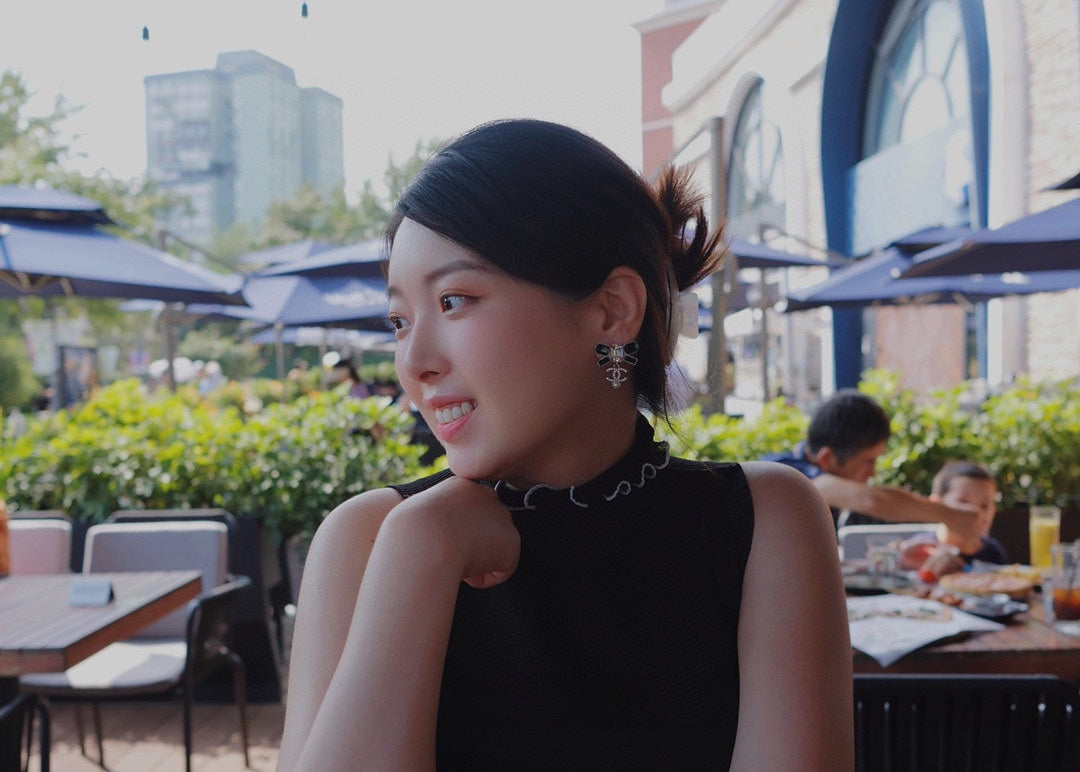 18K Chanel Bow Tie Crystals Earrings