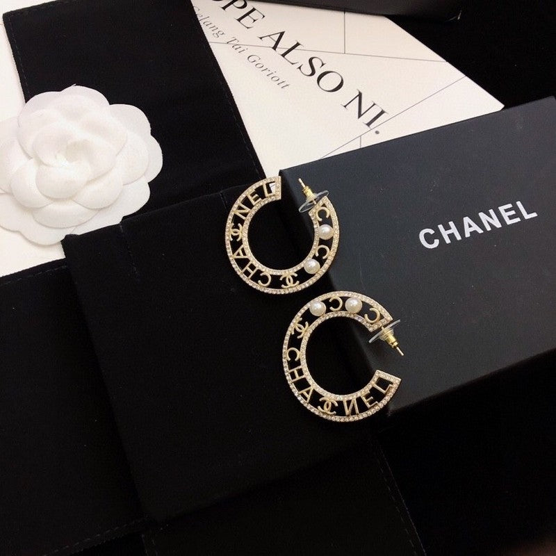 18K Chanel Circle Pearl Earrings
