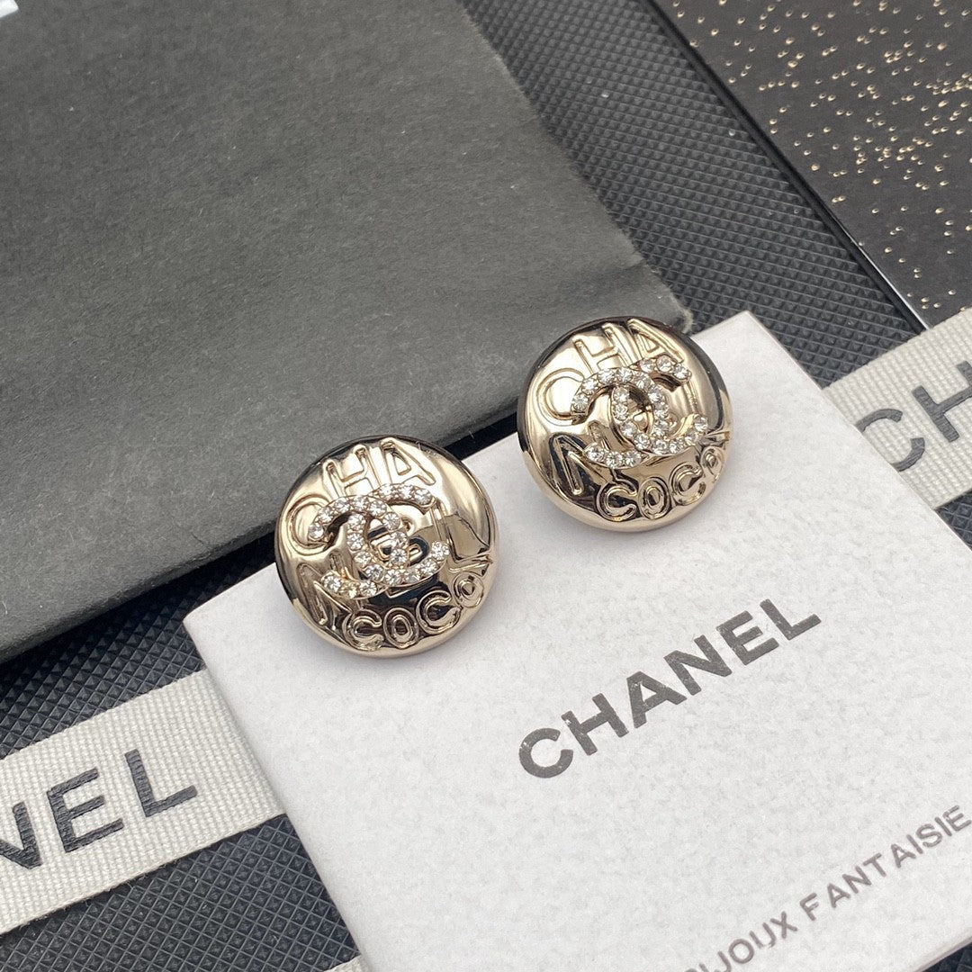 18K Chanel Circle Diamond Earrings
