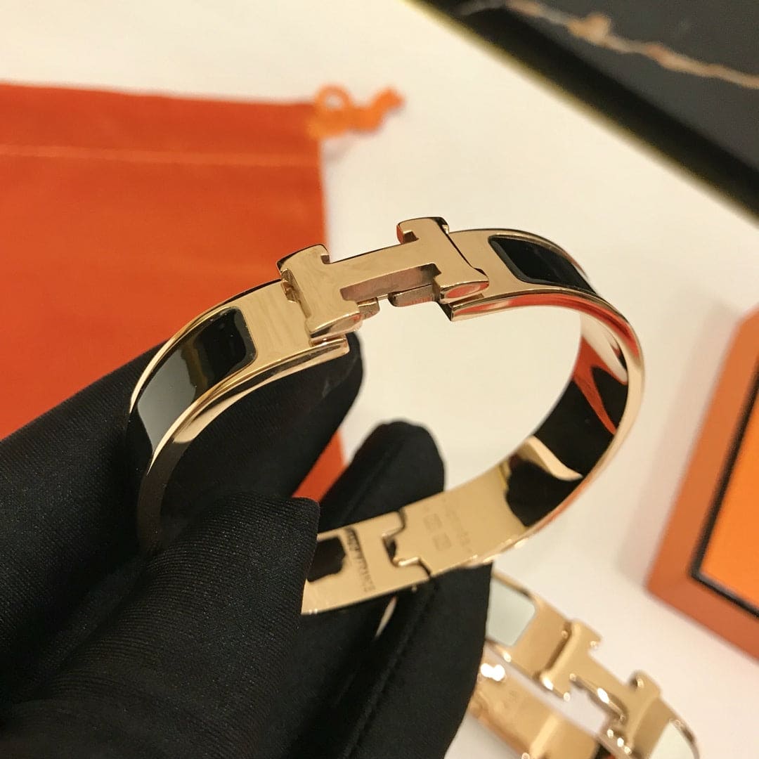 18K Clic Hermes Black Bracelet