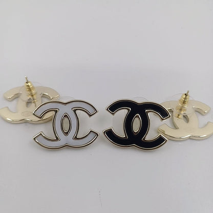 18K  Chanel Black & White Earrings