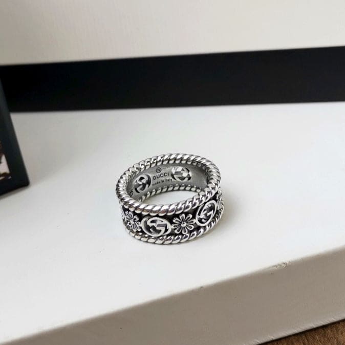 Double Gucci Interlocking Gucci Flowers Ring