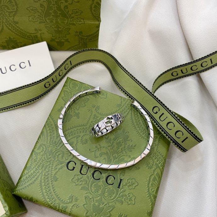 Double Gucci Interlocking Gucci Wide Ring