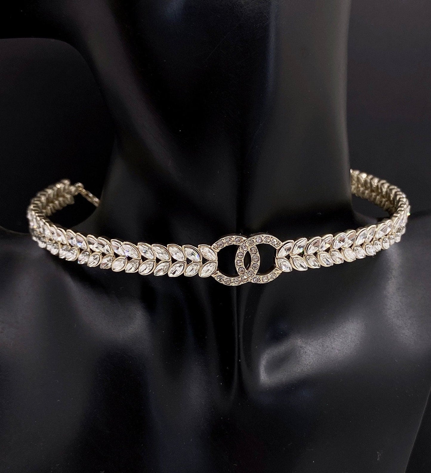 18K  Chanel Chain Choker Diamonds Necklace