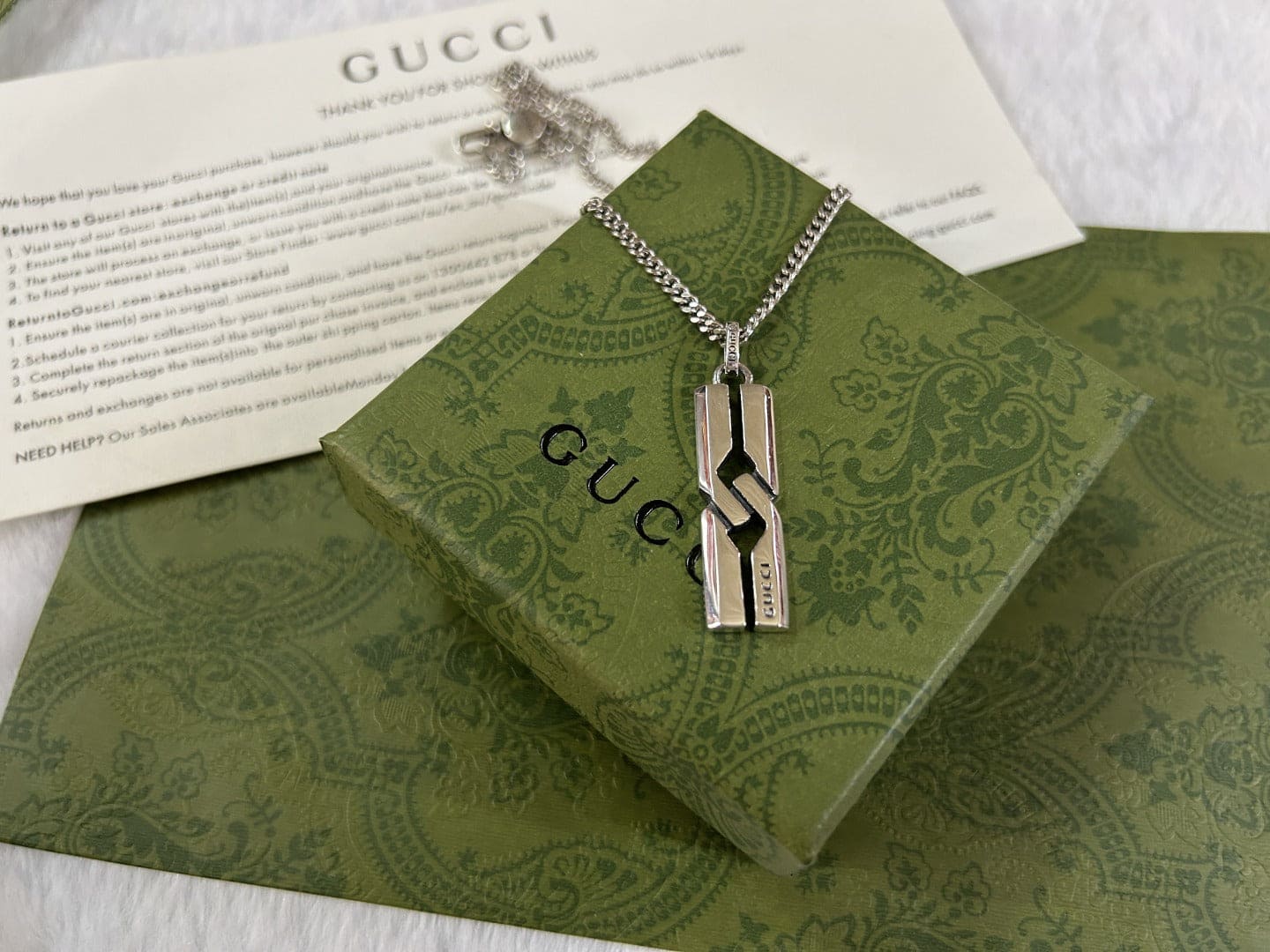 Double Gucci Knot Pendant Necklace