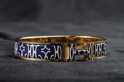 18K Clic Hermes H Lift Black Bracelet