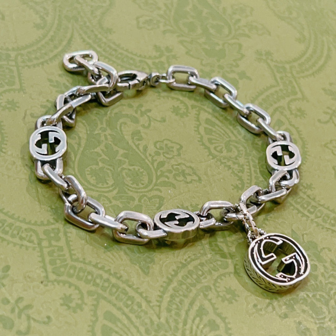 Double Gucci Interlocking Gucci Pendant Bracelet