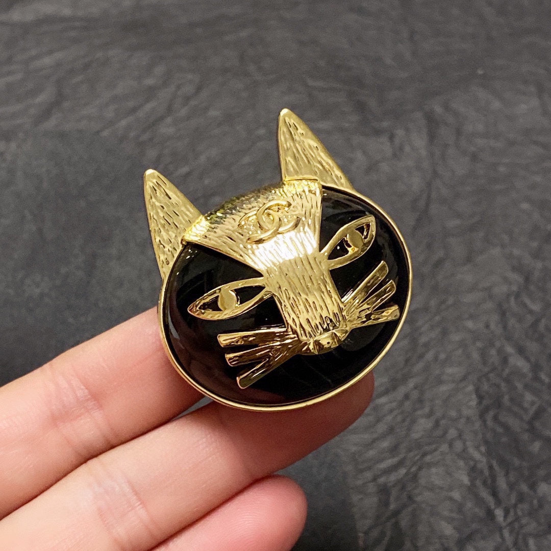 18K  Chanel Cat Brooch