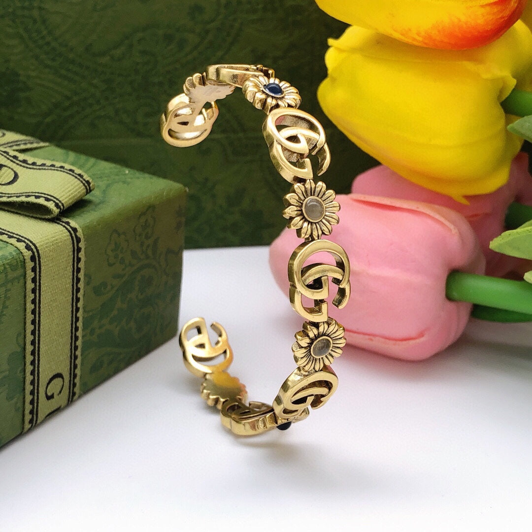 18K Double Gucci Flowers Open Cuff Bracelet