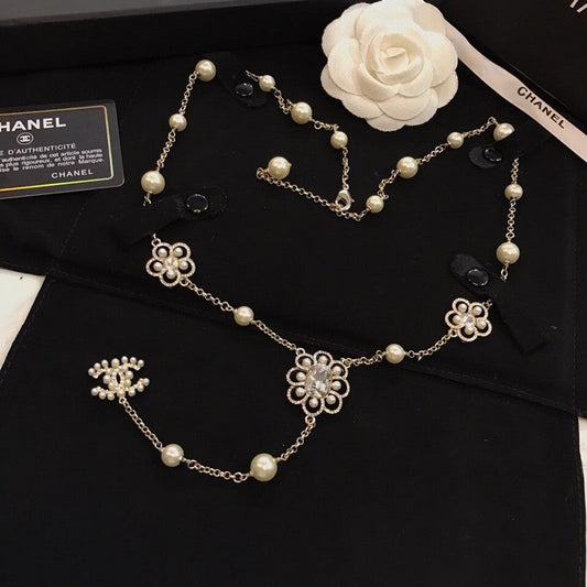 18K  Chanel Flowers Pearl Long Necklace
