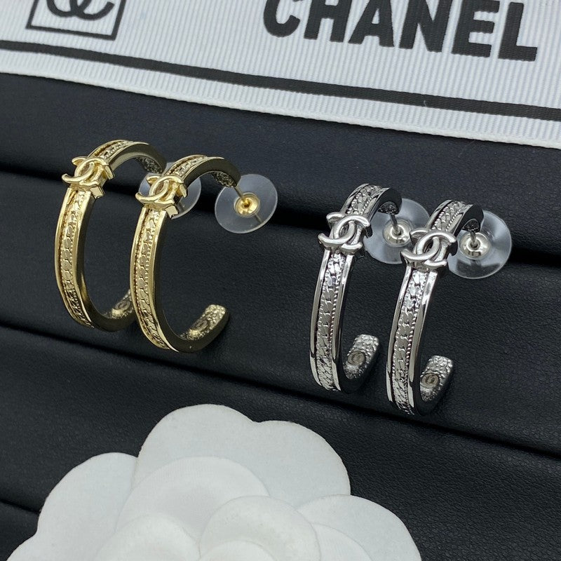 18K  Chanel Circle Zircon Earrings