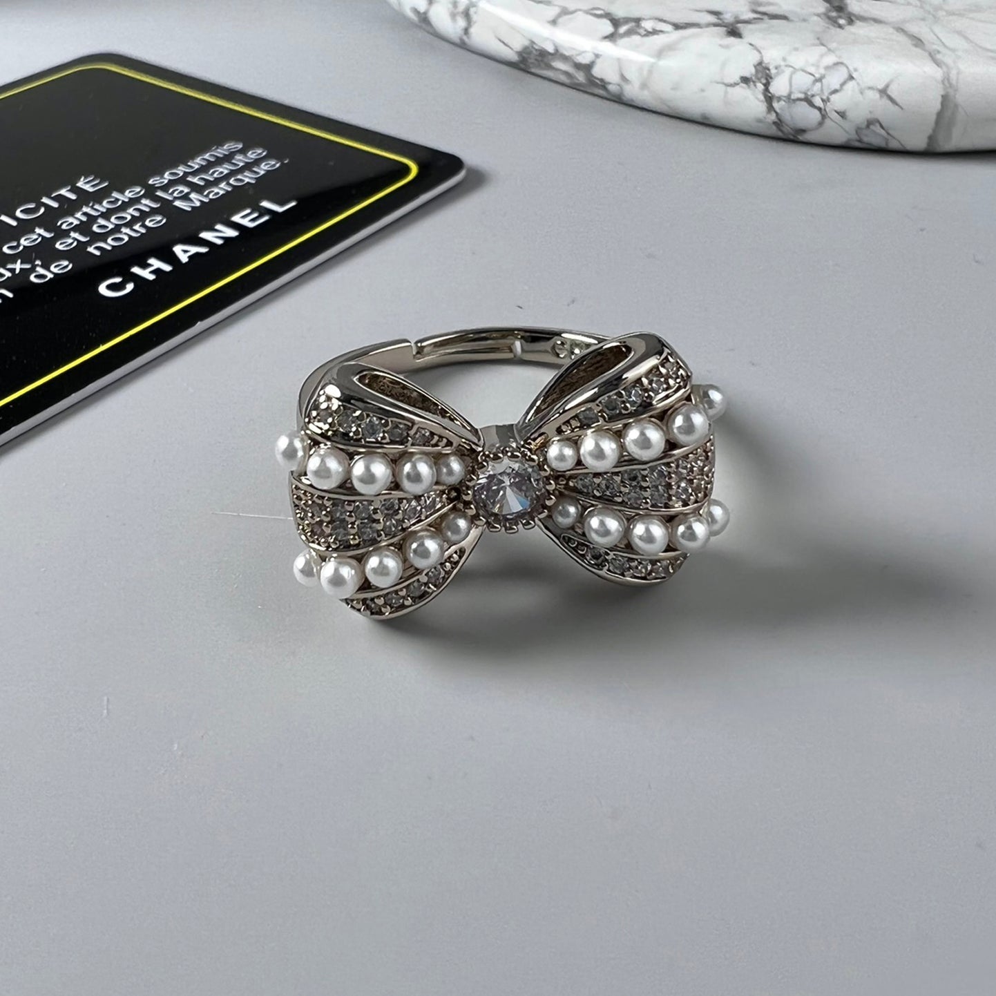 18K  Chanel Bow Tie Pearls Ring