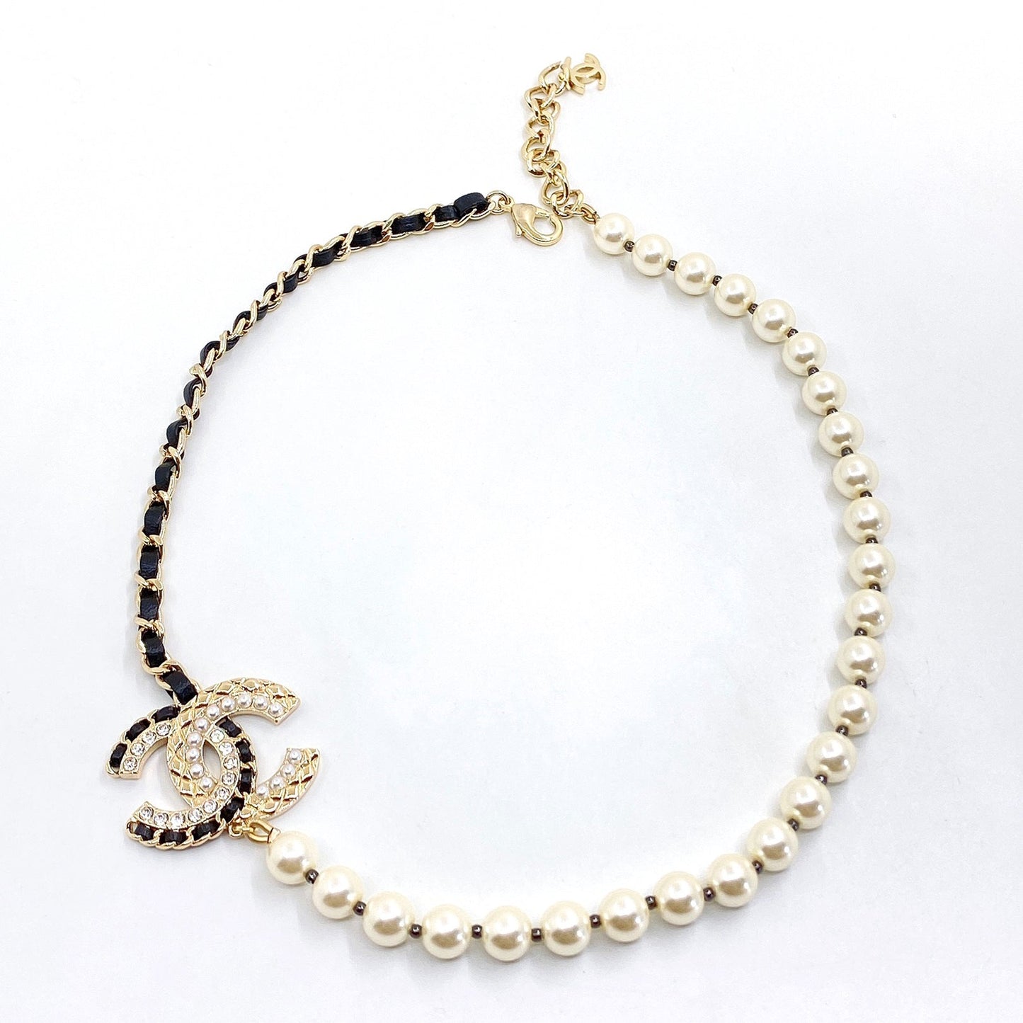 18K  Chanel Leather Pearls Necklace