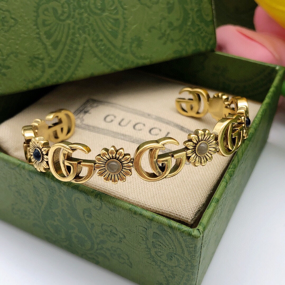 18K Double Gucci Flowers Open Cuff Bracelet