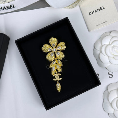 18K  Chanel 26C Flower Crystal Drop Gold Brooch