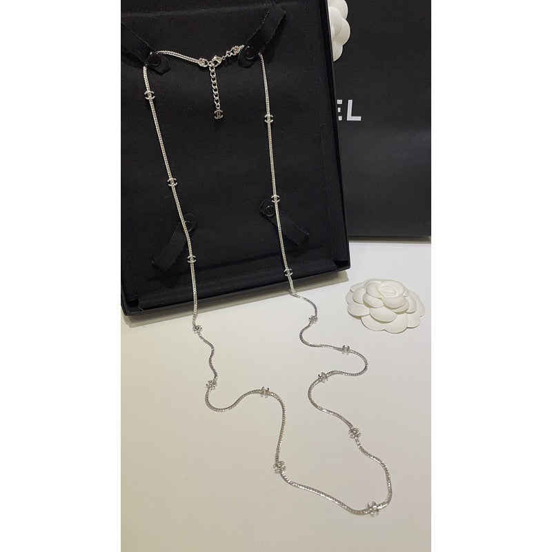 18K  Chanel 24B Flowers Long Necklace