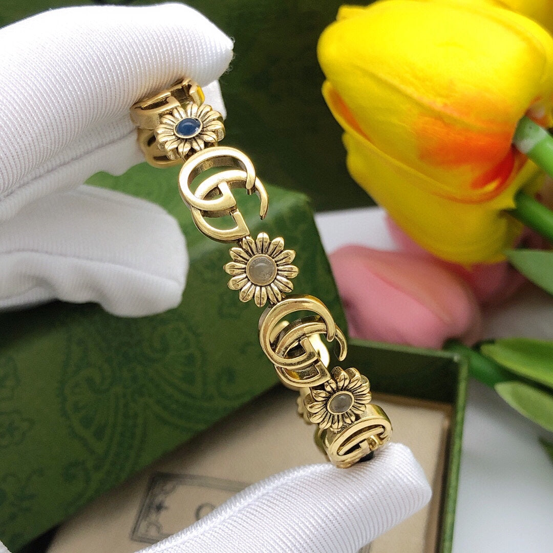 18K Double Gucci Flowers Open Cuff Bracelet