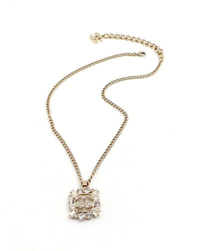 18K  Chanel Diamonds Pendant Necklace