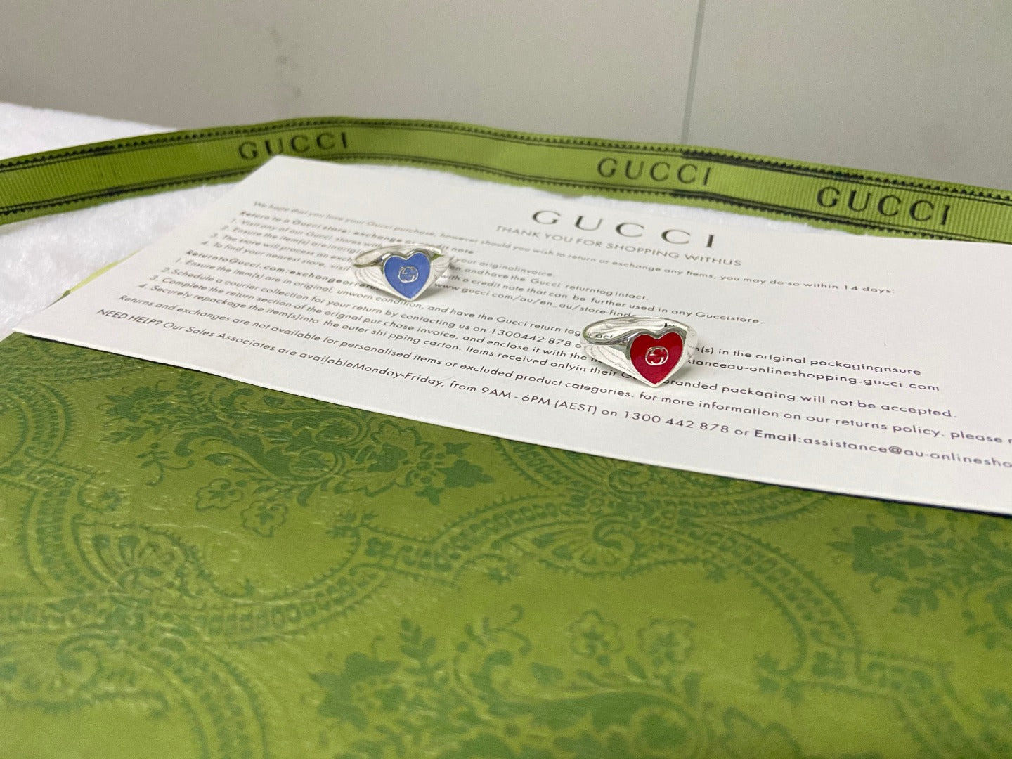 Double Gucci Interlocking Gucci Red Enamel Heart Ring