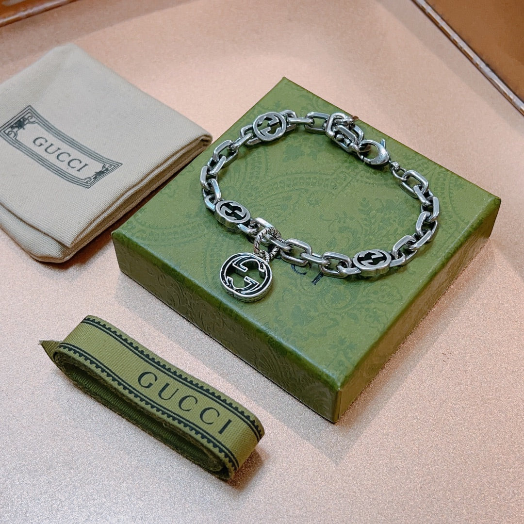 Double Gucci Interlocking Gucci Pendant Bracelet