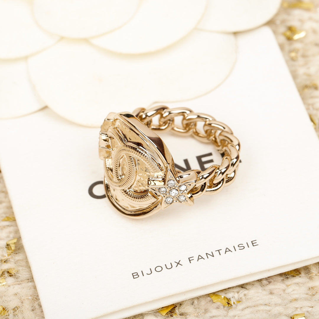 18K  Chanel Chain Ring