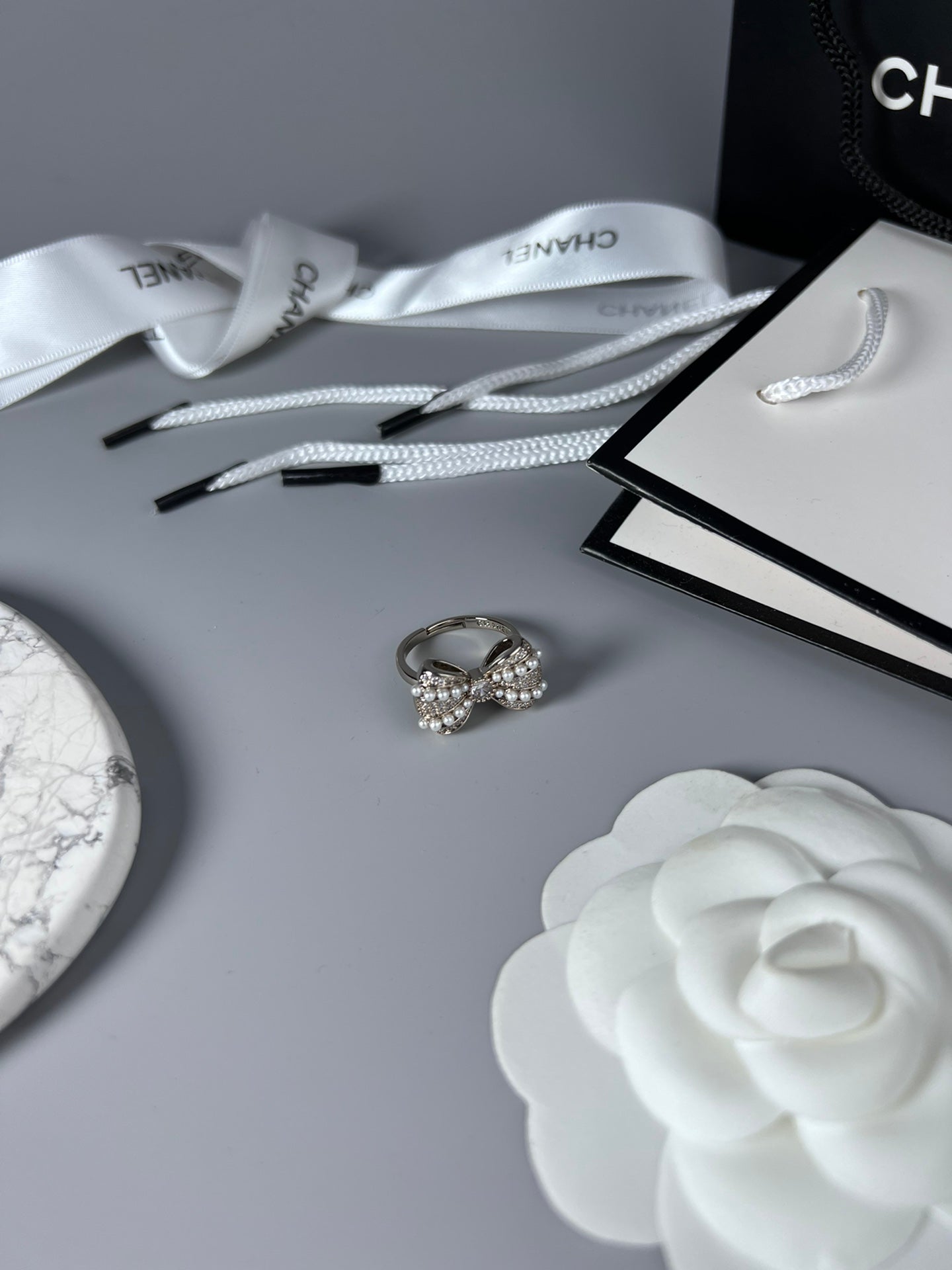 18K  Chanel Bow Tie Pearls Ring