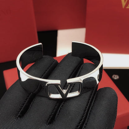 18K Valentino Cuff Bracelet