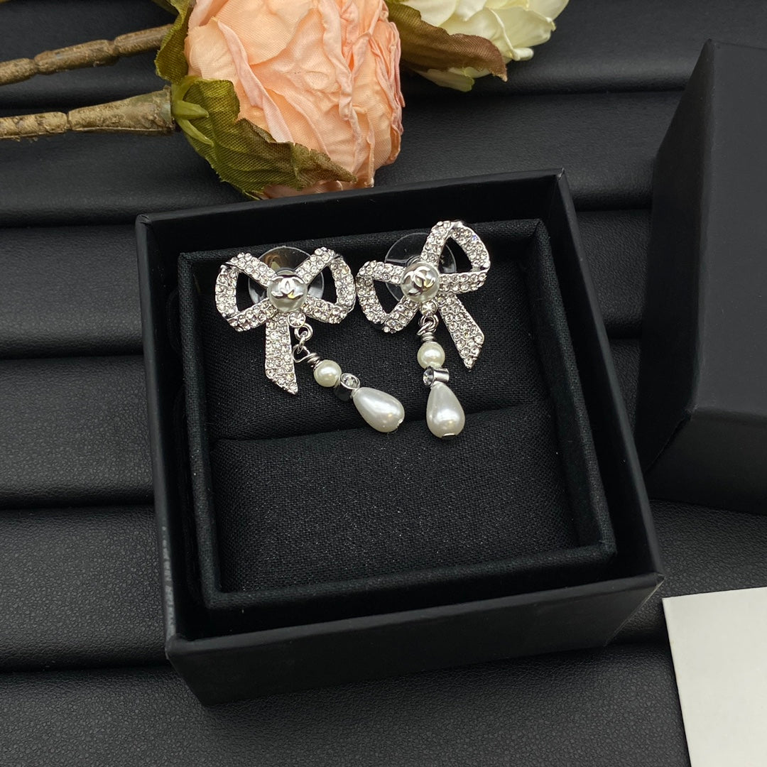 18K  Chanel Butterfly Pearl Earrings