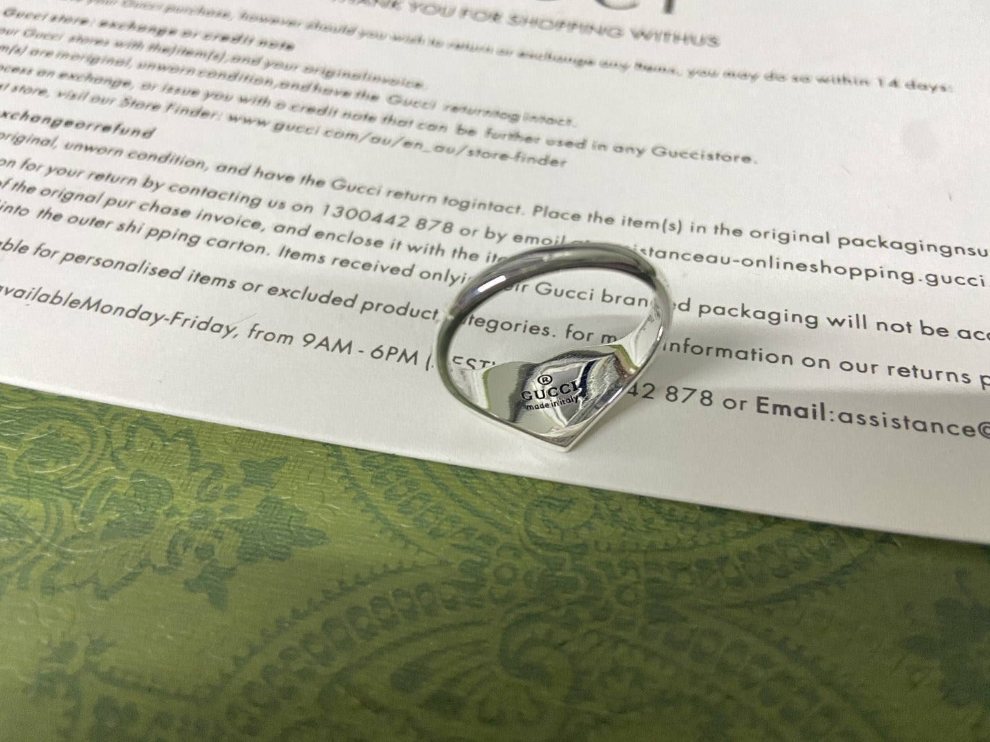 Double Gucci Interlocking Gucci Red Enamel Heart Ring