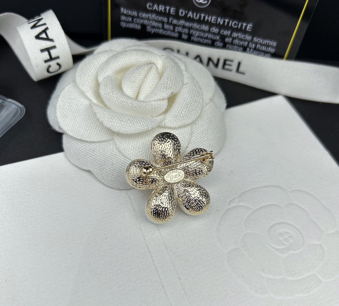 18K  Chanel Pearls Brooch