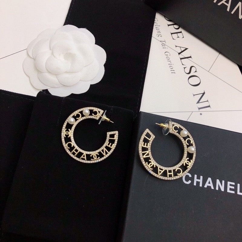 18K  Chanel Circle Pearl Earrings