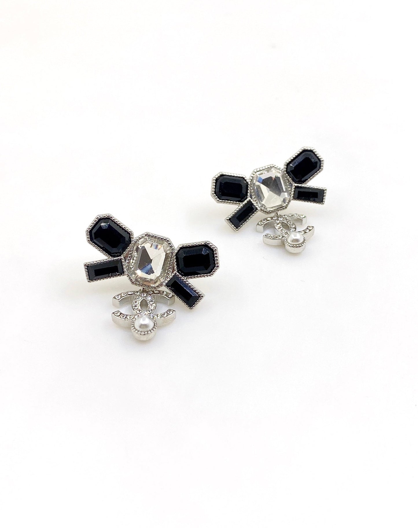 18K  Chanel Bow Tie Crystals Earrings