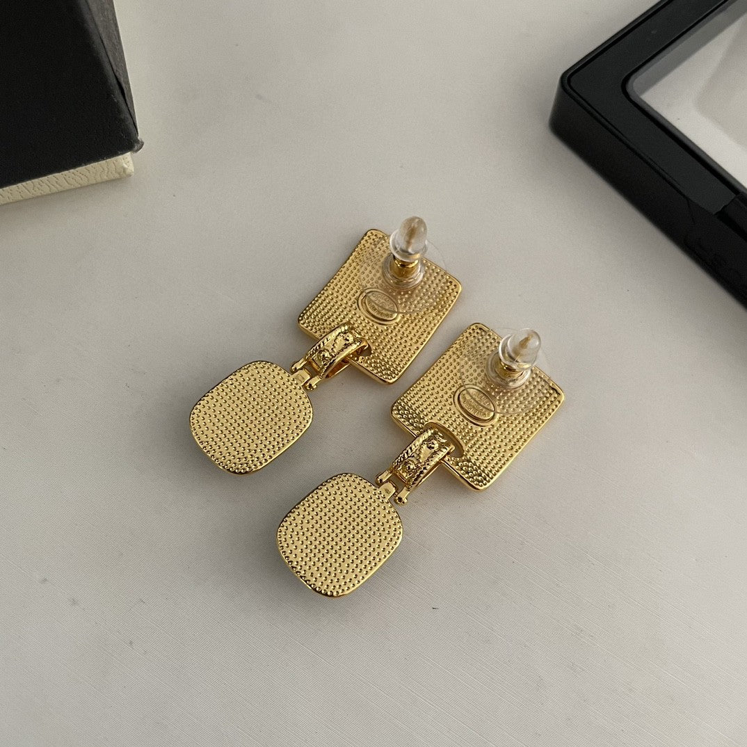 18K  Chanel Black Pearl Earrings