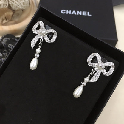 18K  Chanel Bow Tie Diamonds Earrings