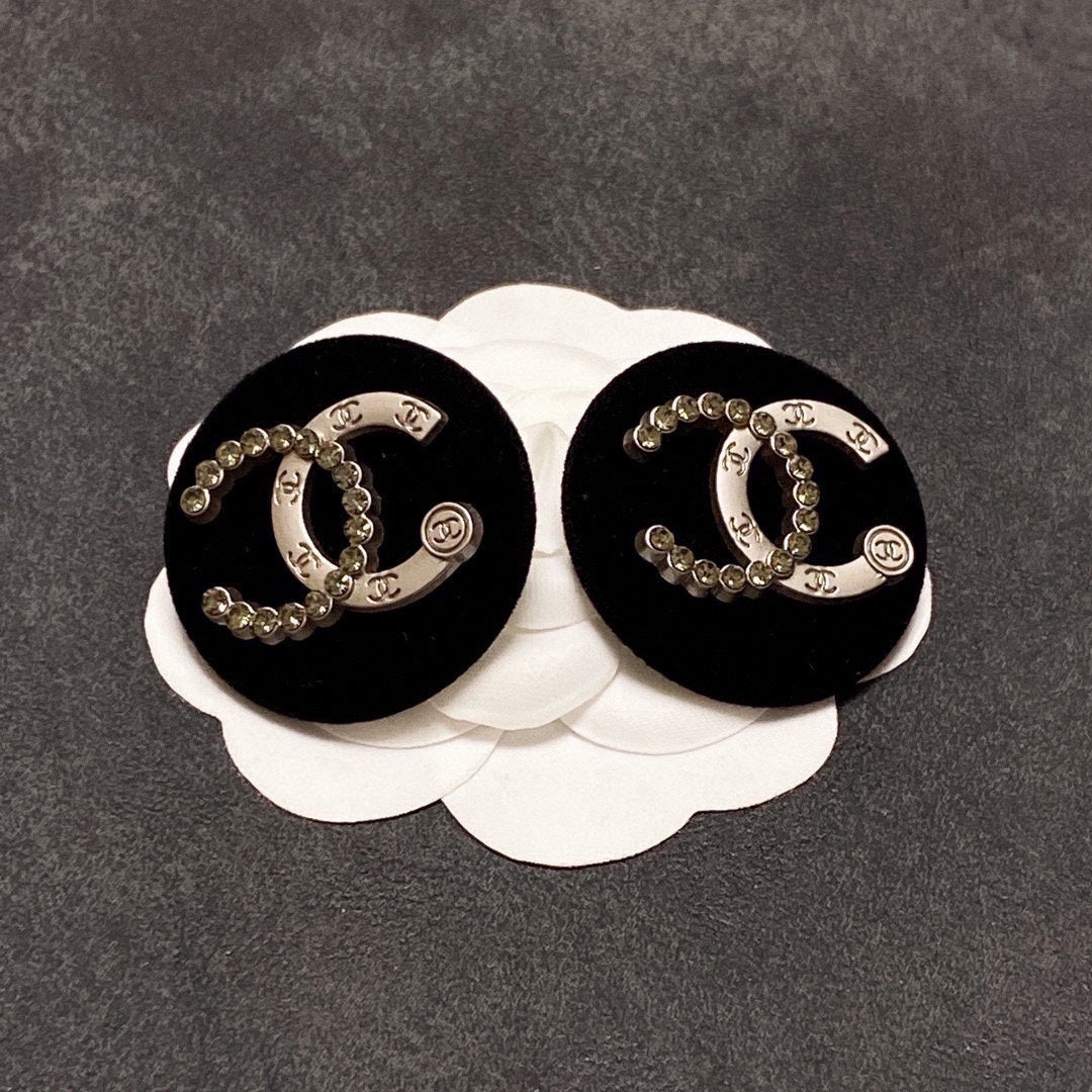 18K  Chanel Black Resin Crystals Earrings