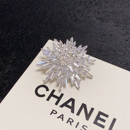 18K  Chanel Snow Flower Brooch