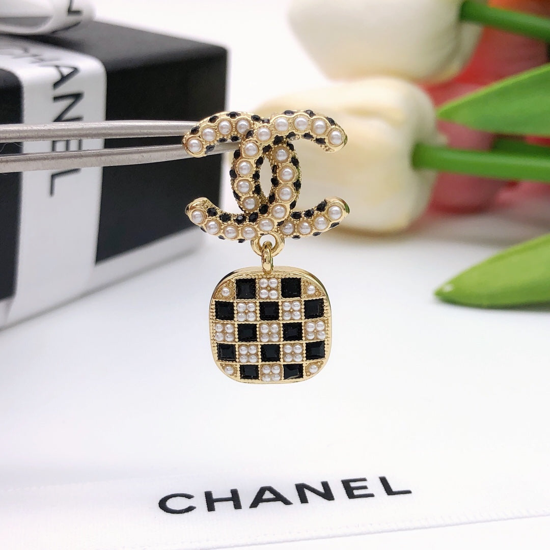 18K  Chanel Chain Earrings