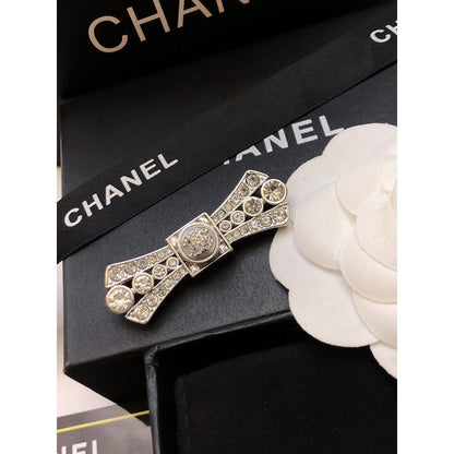 18K  Chanel Bow Tie Diamond Brooch