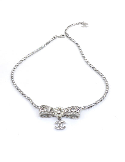 18K  Chanel Diamonds Bow Tie Necklace