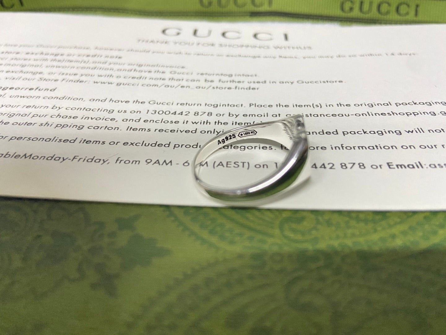 Double Gucci Interlocking Gucci Red Enamel Heart Ring