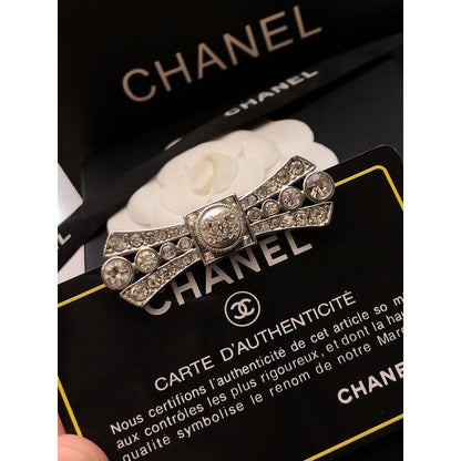 18K  Chanel Bow Tie Diamond Brooch