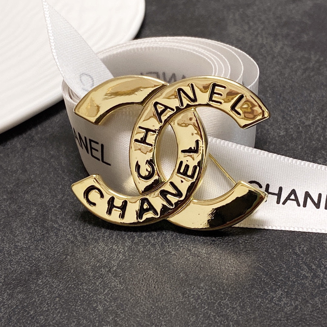 18K  Chanel Script Brooch