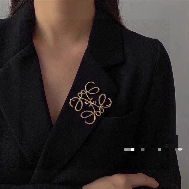 18K LOEWE Anagram Gold Brooch