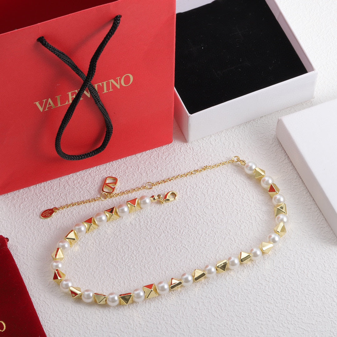 18K Valentino Rockstud Pearls Necklace