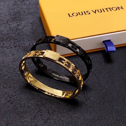 18K Louis Vuitton Vintage Gold Bracelet